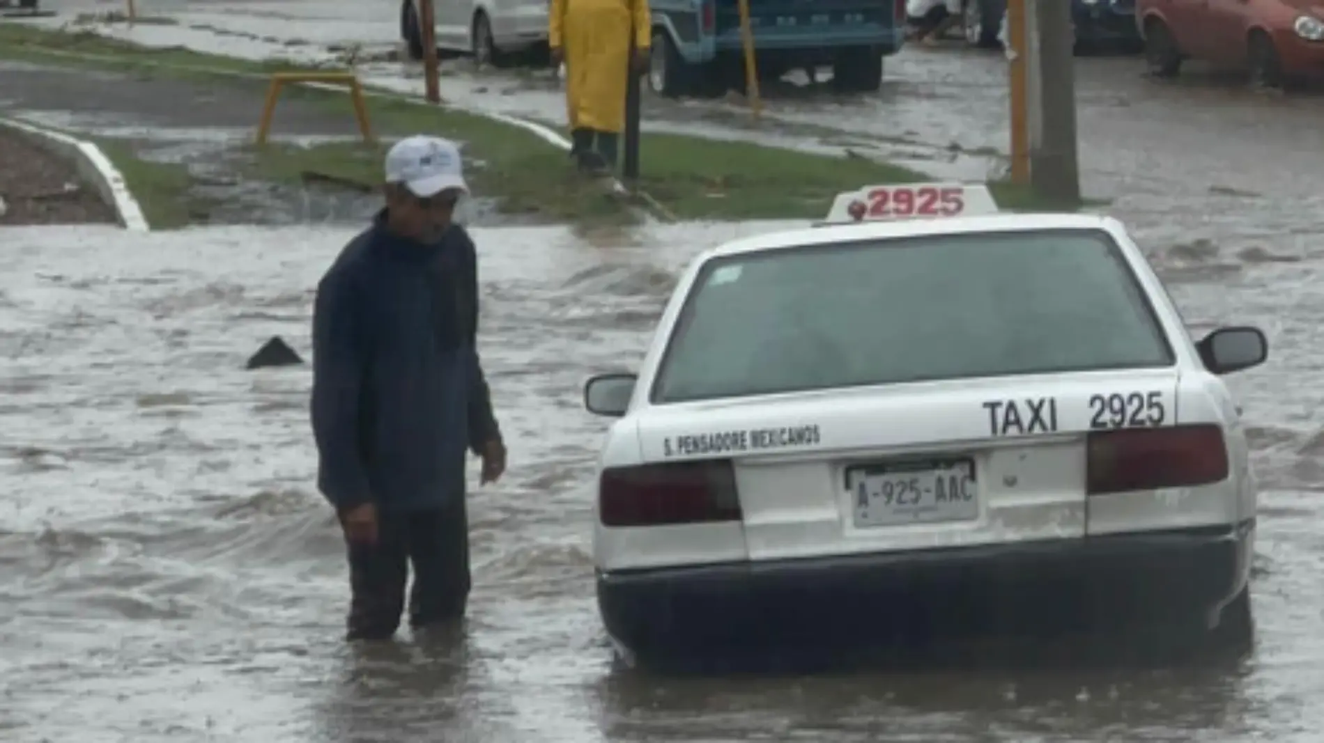 Coche varado-Inundaciones-Lluvia